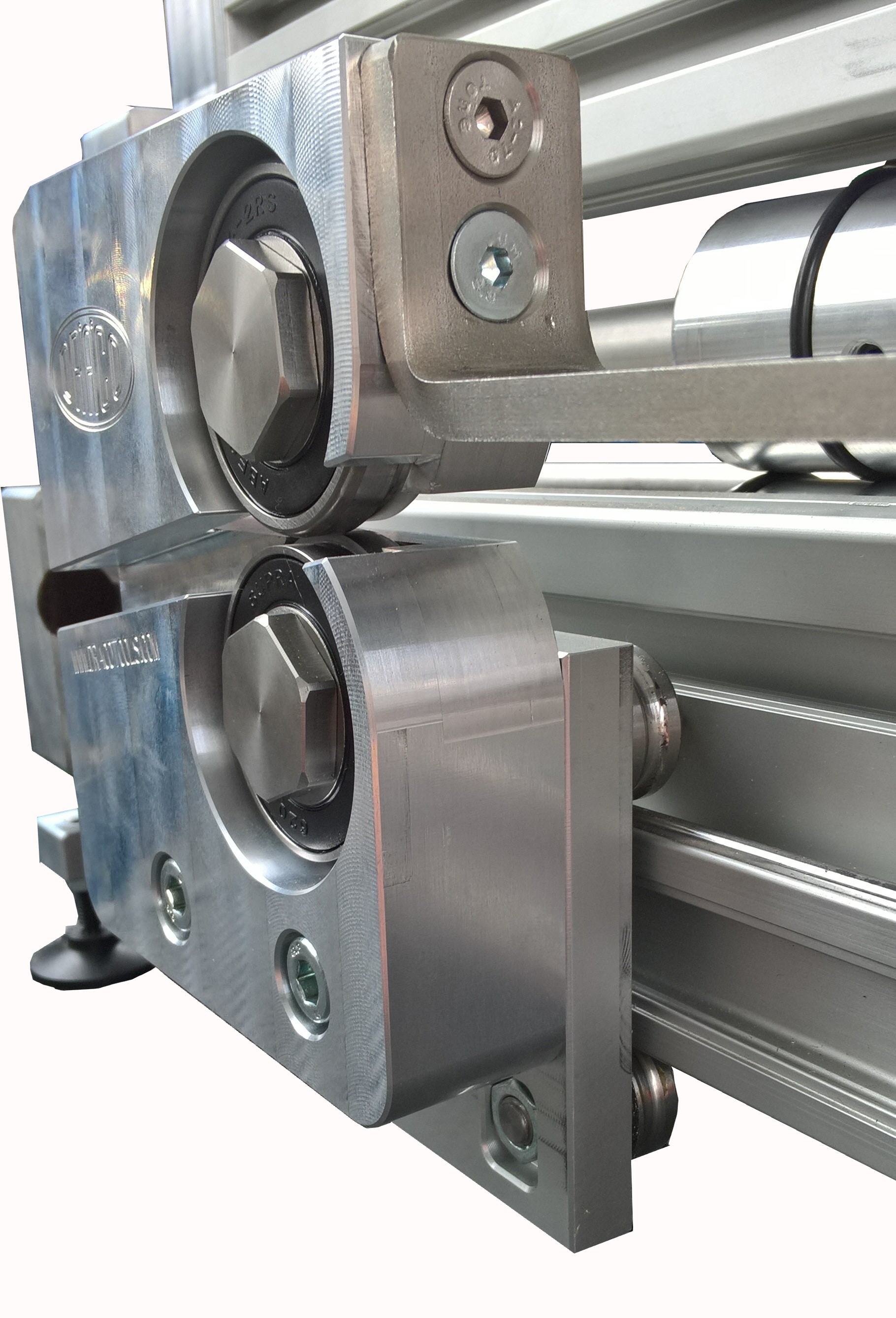 Rollenschere von der Abroll- und Querschneideeinrichtung K1-100AQ